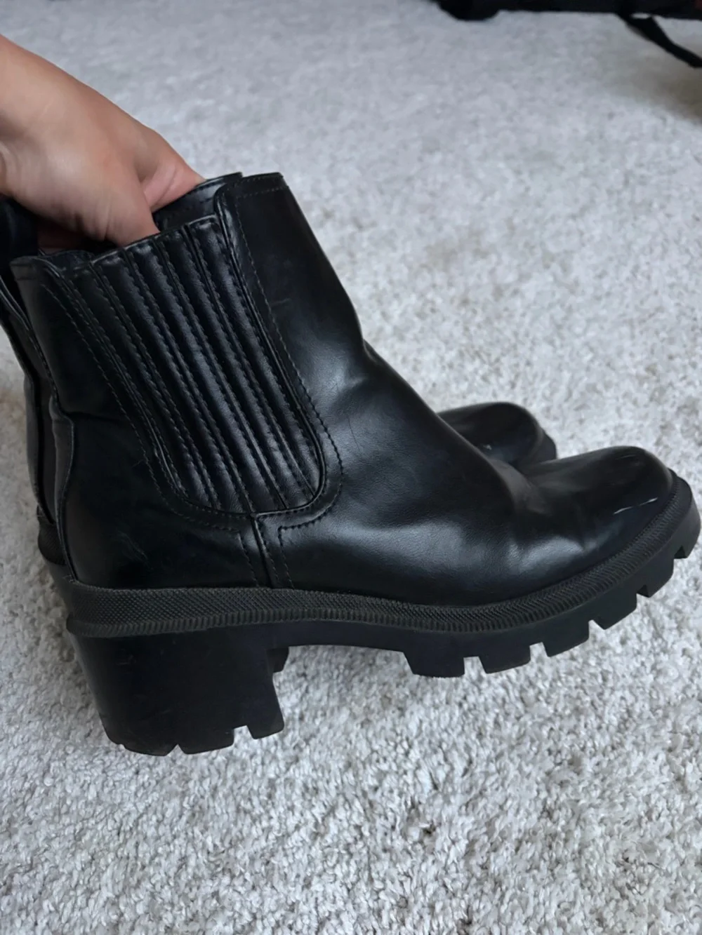 Black chunky Leather Chelsea Lug Booties